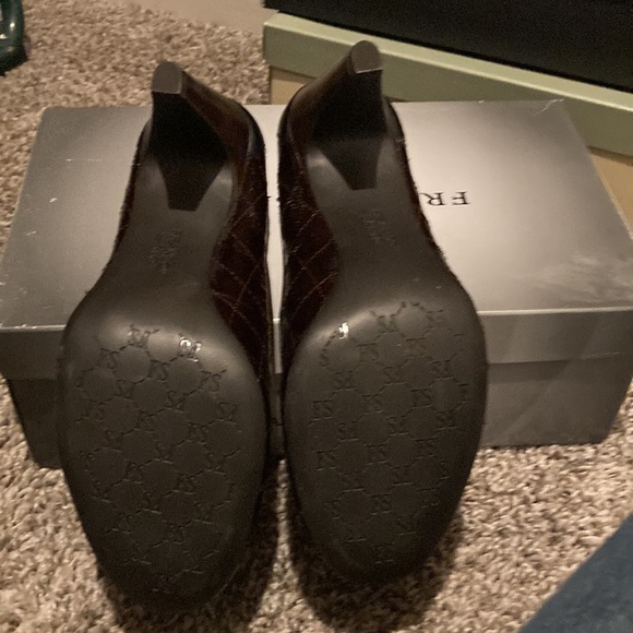 Franco Sarto Brown/black patent Leather Pump. - Picture 12 of 12